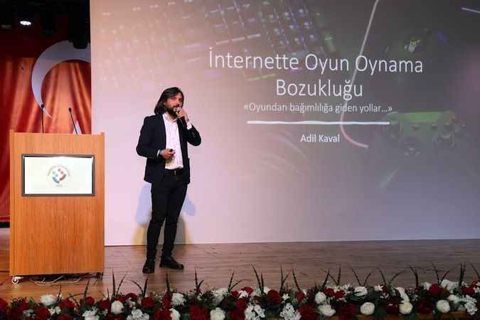 2023/05/05/trabzon-universitesi-saglik-kultur-ve-spor-daire-baskanliginin-organizasyonuyla-teknoloji-bagimliligiyla-mucadele-konulu-calistay-duzenlendi-3.jpg