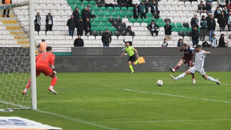2025/03/03/konyaspor-ve-trabzonspor-golsuz-beraberlik-ile-ilk-yariyi-tamamladi-1747354296.jpg