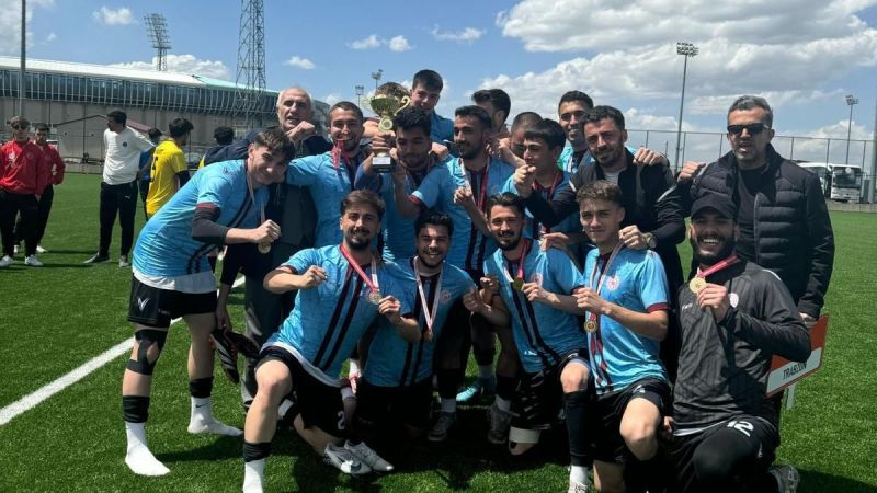 2025/05/05/trabzon-sampiyonlugunu-ilan-etti-1741416918.jpg