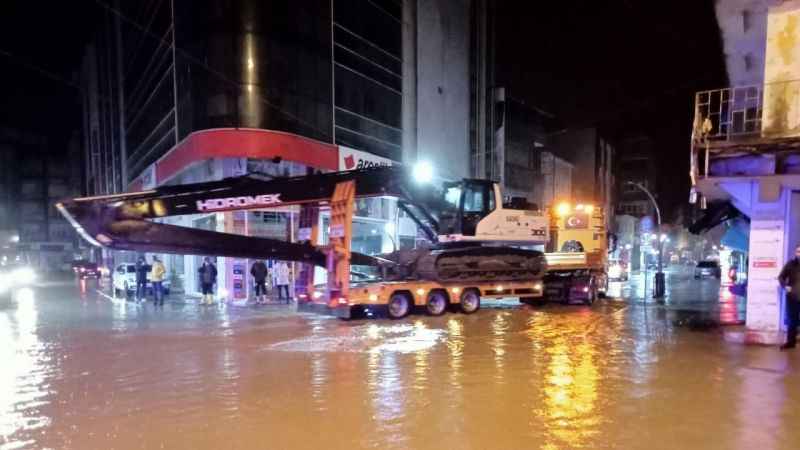 Samsun'da yağışlar nedeniyle Terme Çayı taştı