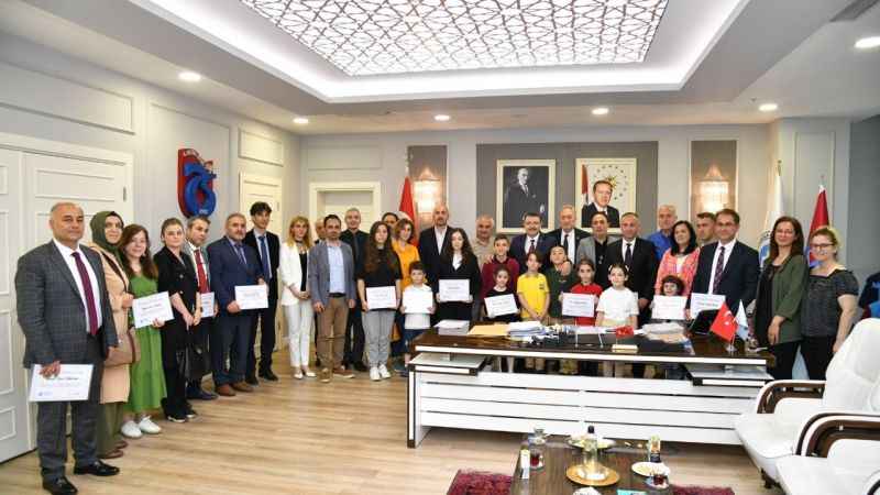 Başkan Genç, çevreci okulları ödüllendirdi