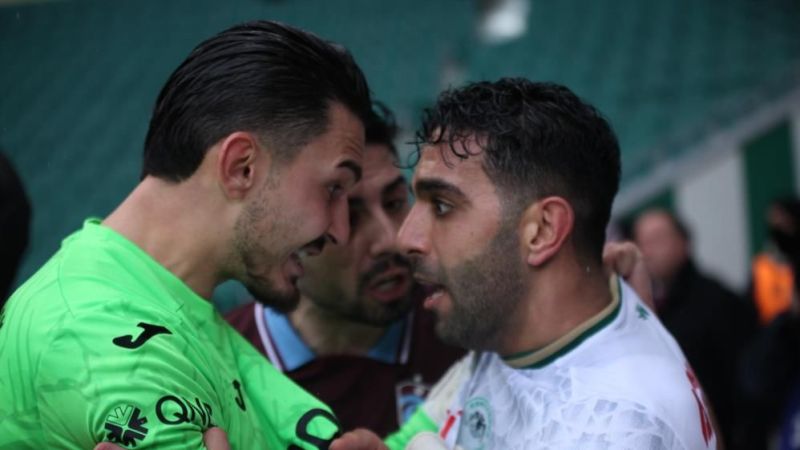 Konyaspor - Trabzonspor Maçında Uzatmalarda Kavga Çıktı!