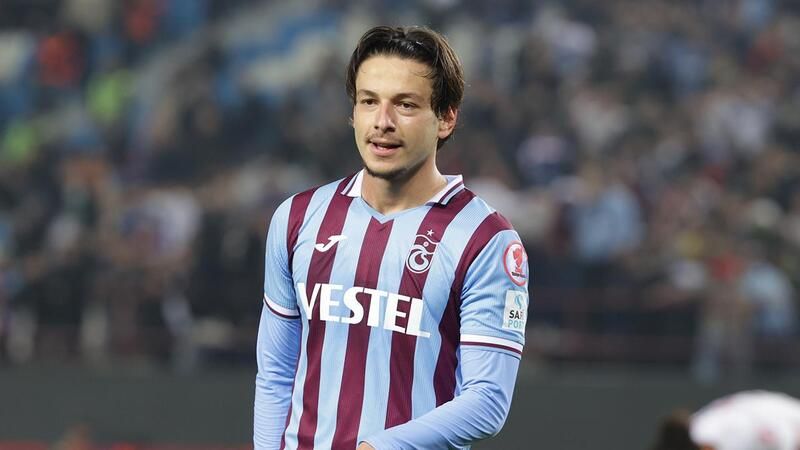 Trabzonspor'da şok karar! Forvet Enis Destan!