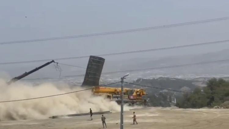 Freni patlayan vinç uçuruma yuvarlandı; 2 ağır yaralı