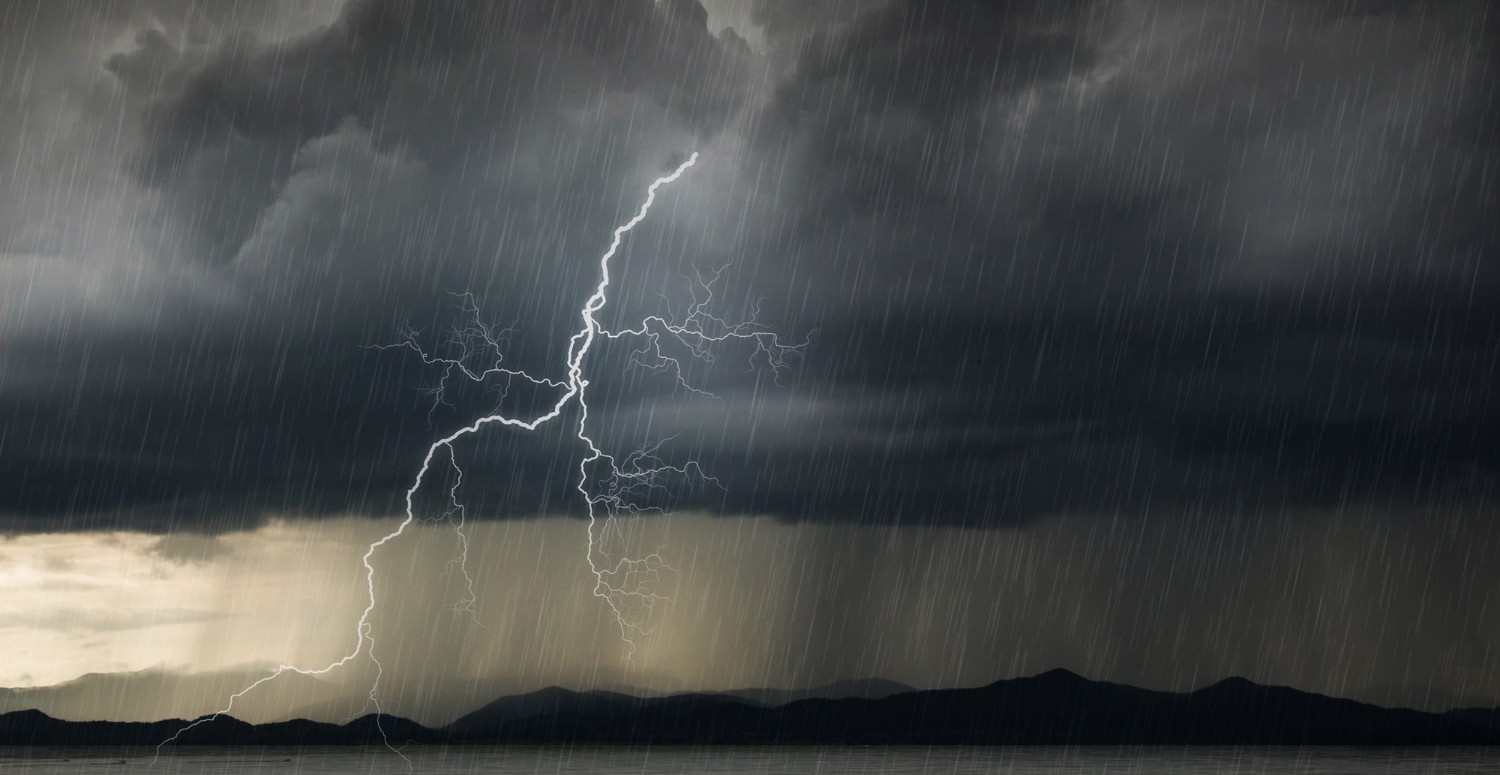 Gök gürültüsüyle geliyor: Meteoroloji resmen duyurdu! Sağanak kuzeyi, toz fırtınası Güneydoğu’yu vuracak
